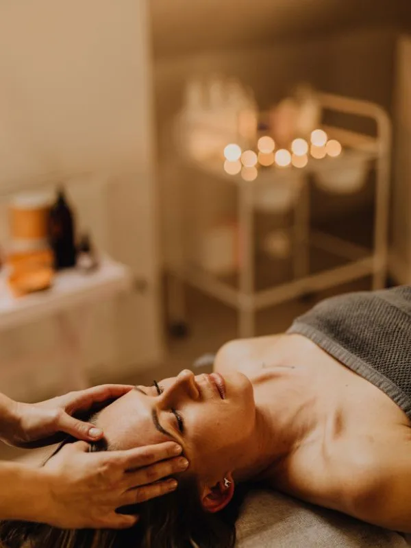 Pratique du massage crânien hypnotique